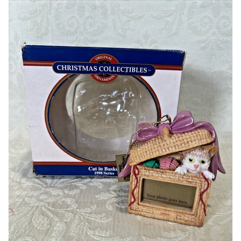 Vintage 1998 Original Christmas Collectibles Cat in Basket Photo Frame Ornament